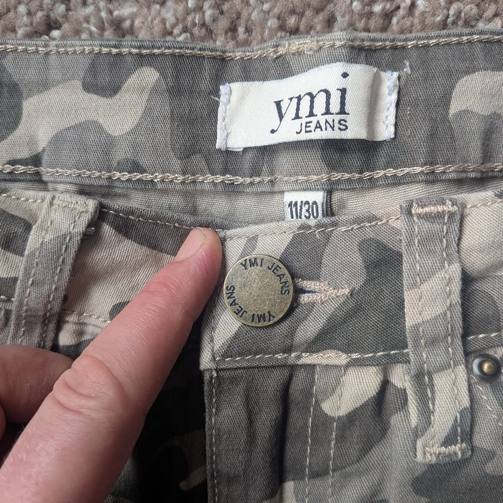 YMI Camouflage Distressed Skinny Stretch Jeans Size 11 - Picture 4 of 9